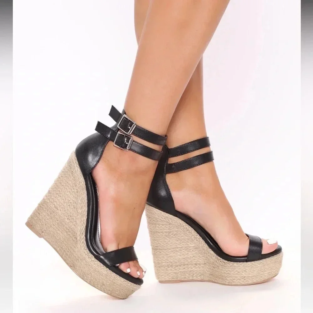 NEW Fashion Nova Never Alone Wedge in Black Strappy Sz 9
